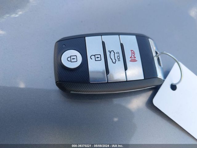 3KPA24AD8PE585516 KIA RIO S