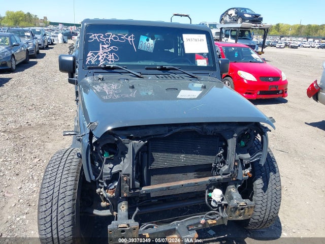 1C4HJWEG9HL737765 Jeep Wrangler Unlimited Sahara 4x4