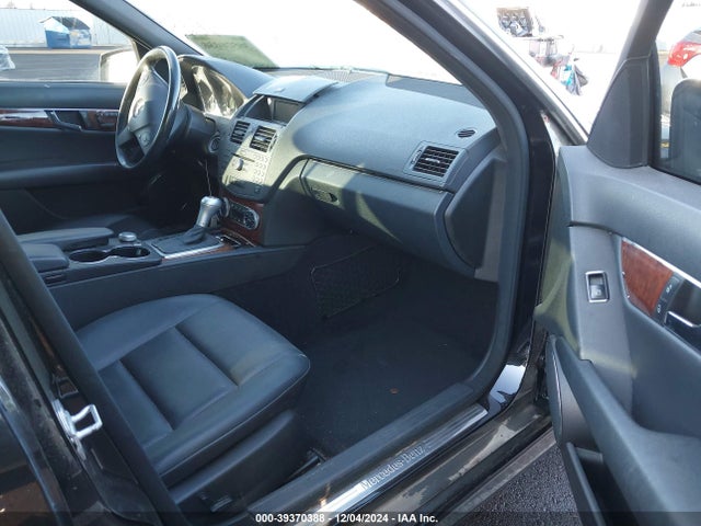 Продажа на аукционе авто 2011 Mercedes-benz C 300 Luxury/sport, vin: WDDGF5EB7BA419213, номер лота: 39370388