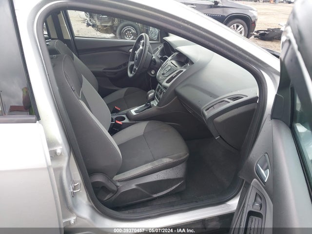 Ford FOCUS SE 2014 1FADP3K26EL263733 Image 5