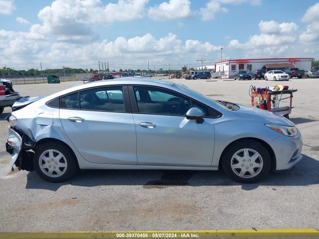Chevrolet Cruze Ls Auto 2018 1G1BC5SM3J7122253 Image 13