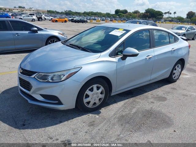 Chevrolet Cruze Ls Auto 2018 1G1BC5SM3J7122253 Image 2