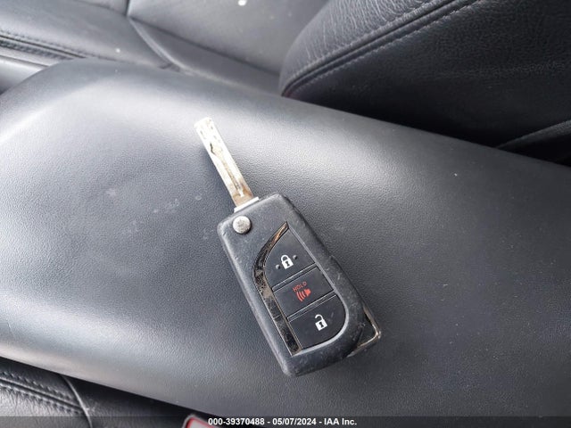 Toyota C-HR LE 2021 NMTKHMBX8MR130855 Image 11