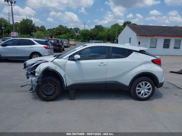 Toyota C-HR LE 2021 NMTKHMBX8MR130855 Image 14