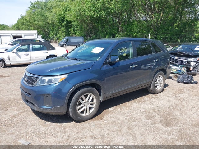 KIA SORENTO LX 2015 5XYKT3A69FG586995 Image 2