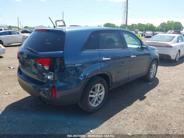 KIA SORENTO LX 2015 5XYKT3A69FG586995 Image 4