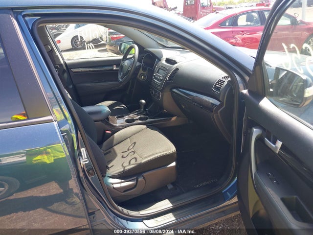 KIA SORENTO LX 2015 5XYKT3A69FG586995 Image 5