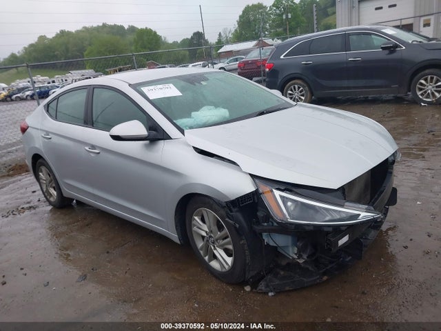 2019 5NPD84LF1KH472070 main image
