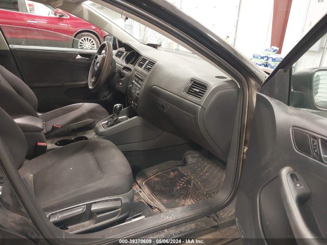 3VW2K7AJ3FM325022 Volkswagen Jetta 2.0l S