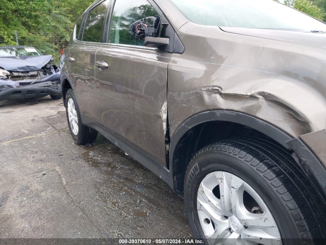 Toyota RAV4 LE 2015 2T3BFREV9FW258456 Image 6