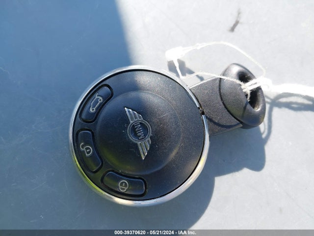 2011 MINI COOPER WMWSU3C53BT253866 Photo 10