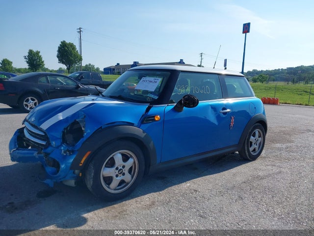 2011 MINI COOPER WMWSU3C53BT253866 Photo 1