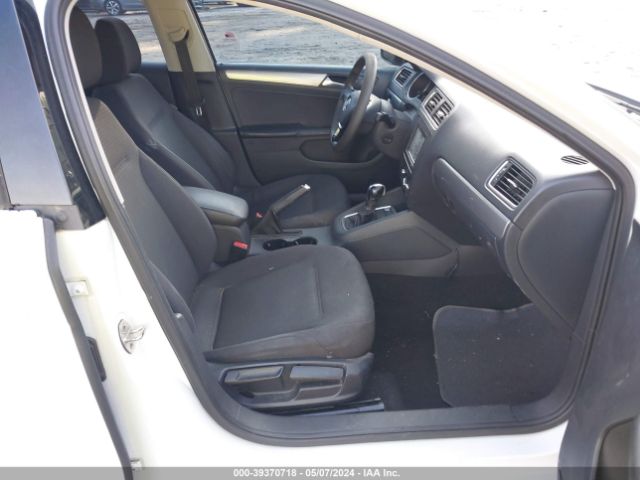 3VWD17AJ5FM237682 Volkswagen Jetta 1.8t Se