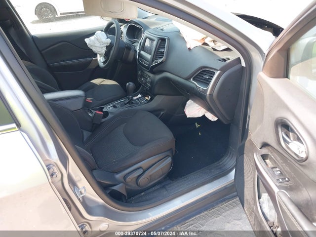 1C4PJLCB7KD344849 Jeep Cherokee Latitude Fwd