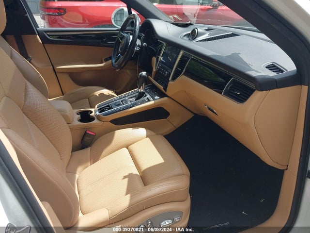2018 PORSCHE MACAN WP1AA2A57JLB20383 Photo 4