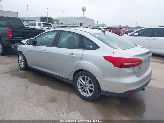 Ford FOCUS SE 2016 1FADP3F23GL364385 Image 3