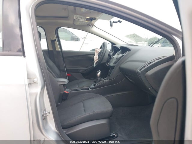 Ford FOCUS SE 2016 1FADP3F23GL364385 Image 5