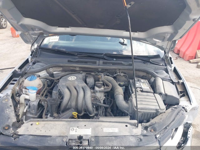 3VW2K7AJ5FM204900 Volkswagen Jetta 2.0l S