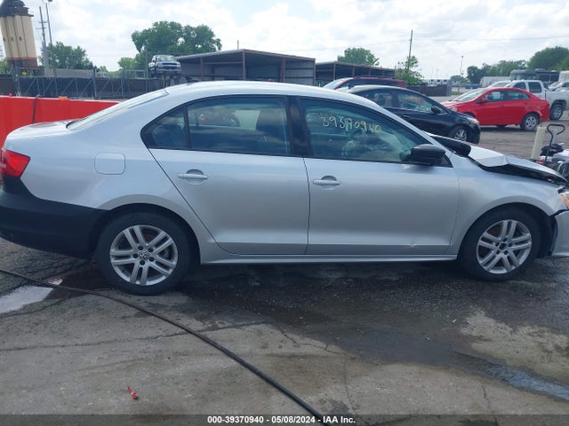 3VW2K7AJ5FM204900 Volkswagen Jetta 2.0l S