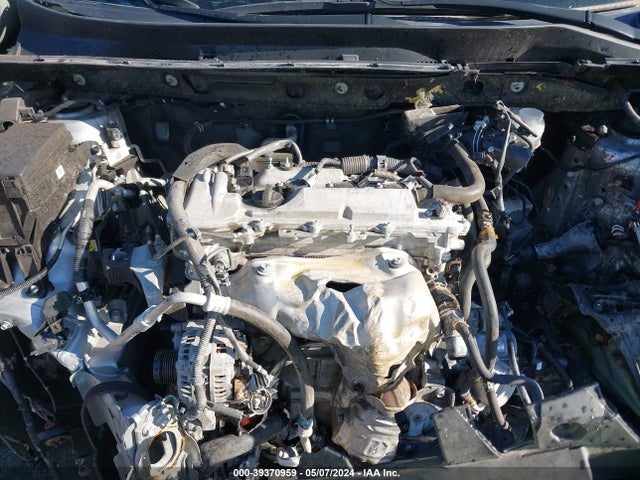 Toyota RAV4 LE 2018 JTMZFREV8JJ210646 Image 10