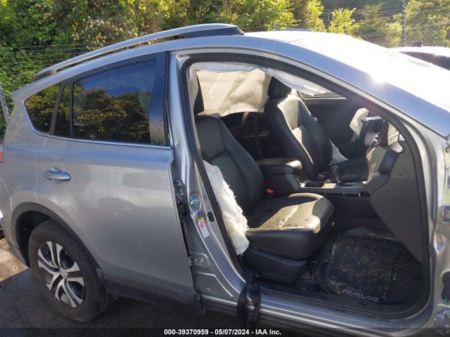 Toyota RAV4 LE 2018 JTMZFREV8JJ210646 Image 14