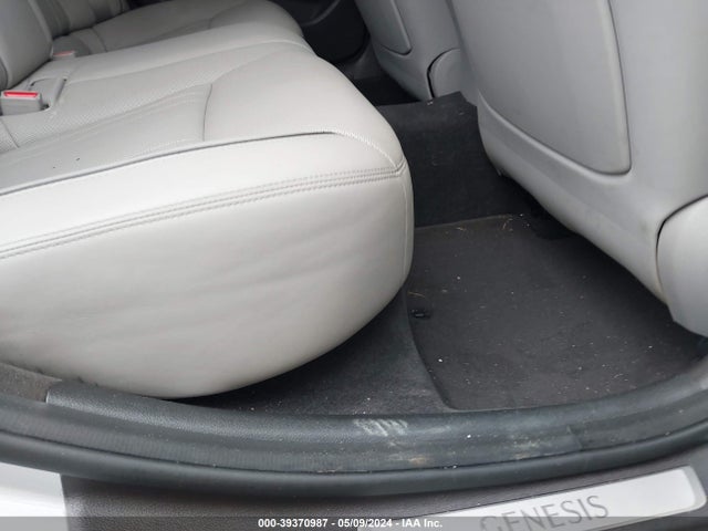 Hyundai Genesis 5.0 2015 KMHGN4JF9FU015426 Image 8