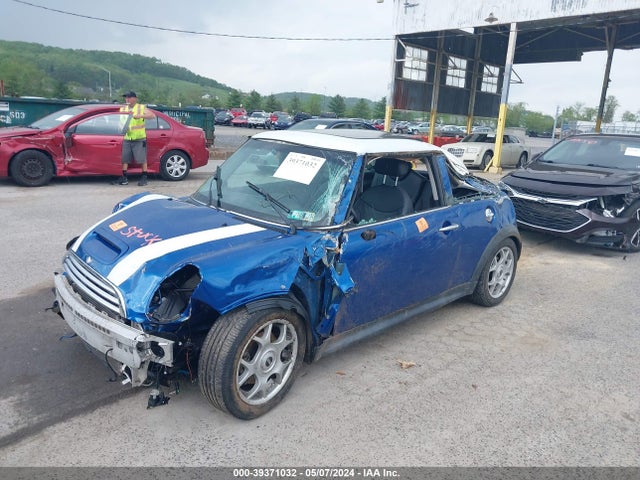 2006 MINI COOPER S WMWRE33566TJ48627 Photo 1