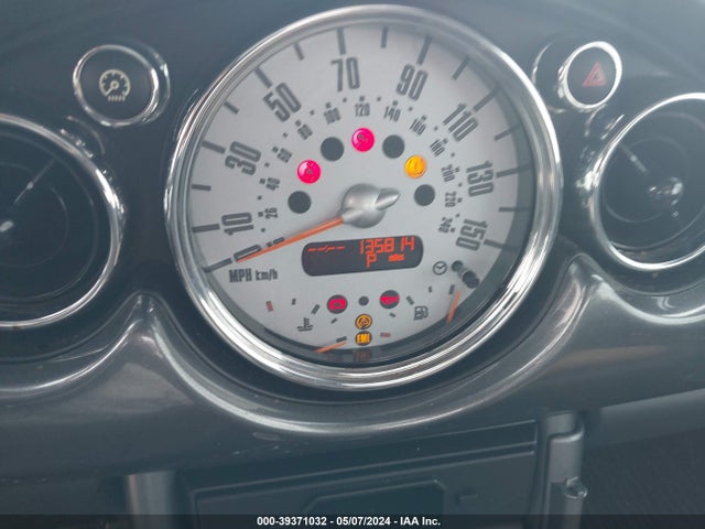 2006 MINI COOPER S WMWRE33566TJ48627 Photo 6