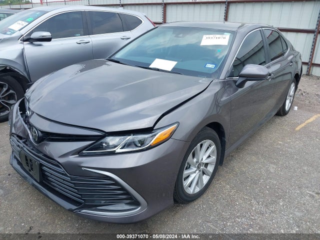 Toyota CAMRY LE 2024 4T1C11AK7RU892247 Image 2
