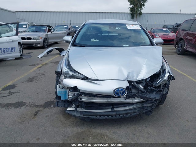 Toyota Prius Two 2017 JTDKBRFU8H3035218 Image 13
