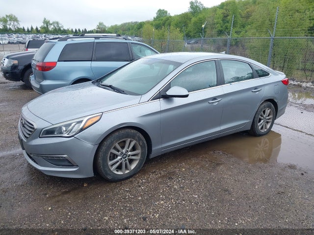 Hyundai SONATA SE 2015 5NPE24AF3FH081663 Image 2