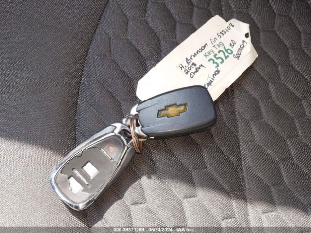 3GNAXJEV1JS583108 Chevrolet EQUINOX LT