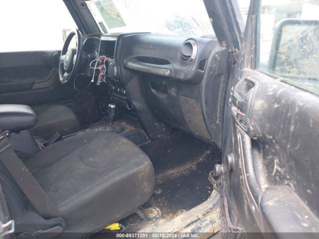 1C4BJWDG1GL266202 Jeep Wrangler Unlimited Sport