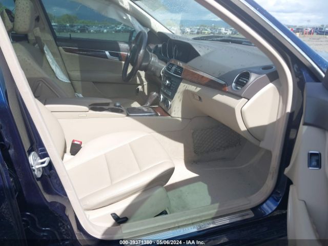 WDDGF4HB0EA967273 Mercedes-Benz C 250 Luxury/sport