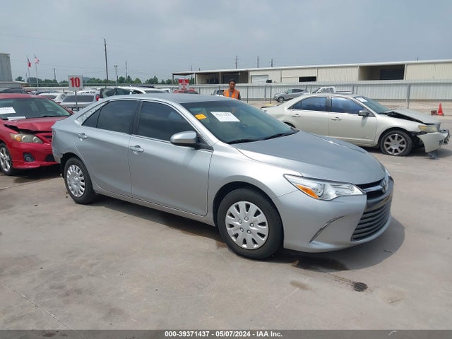 Toyota CAMRY LE 2015 4T4BF1FK8FR510346 Image 1