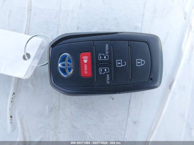 Toyota SIENNA LE 2022 5TDKSKFC2NS071348 Image 11