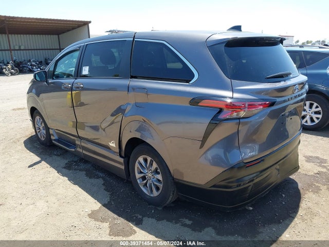 Toyota SIENNA LE 2022 5TDKSKFC2NS071348 Image 3