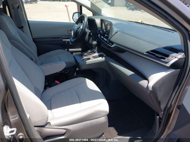 Toyota SIENNA LE 2022 5TDKSKFC2NS071348 Image 5