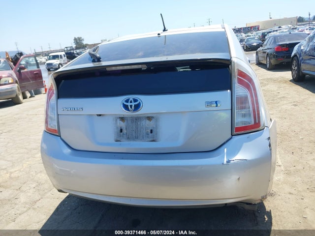 Toyota Prius Two 2015 JTDKN3DU5F0464287 Image 16