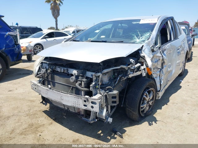 Toyota Prius Two 2015 JTDKN3DU5F0464287 Image 6