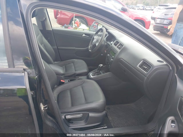 3VW2K7AJ2EM440144 Volkswagen Jetta 2.0l S