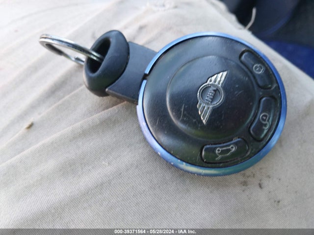 2009 MINI COOPER S WMWMF73569TW81211 Photo 10