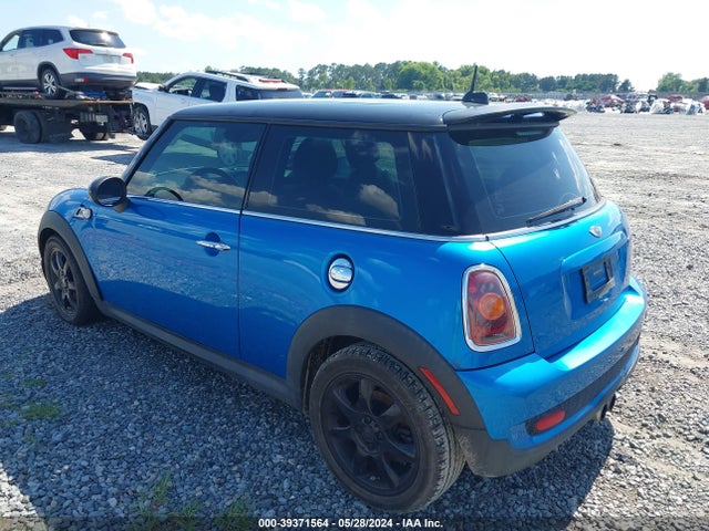 2009 MINI COOPER S WMWMF73569TW81211 Photo 2