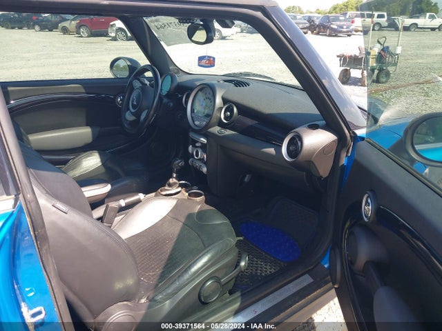 2009 MINI COOPER S WMWMF73569TW81211 Photo 4