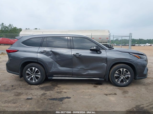 Toyota Highlander Xle 2022 5TDGZRAH8NS559443 Image 13