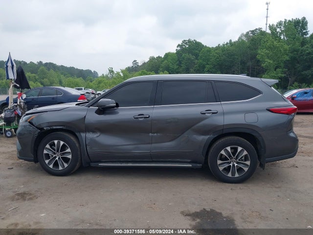 Toyota Highlander Xle 2022 5TDGZRAH8NS559443 Image 14