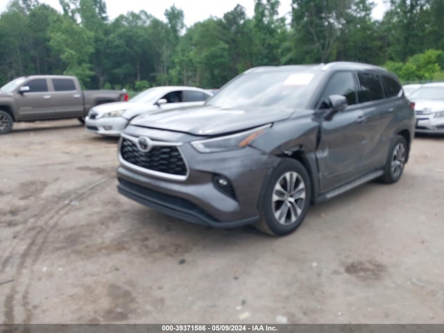 Toyota Highlander Xle 2022 5TDGZRAH8NS559443 Image 2