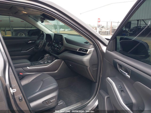 Toyota Highlander Xle 2022 5TDGZRAH8NS559443 Image 5