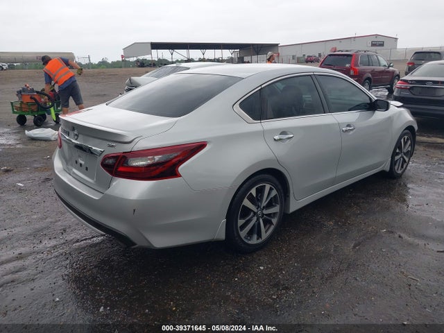 Nissan Altima 2.5 Sr 2017 1N4AL3AP7HC132231 Image 4
