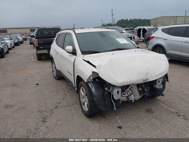 2018 3C4NJCBB8JT501919 main image